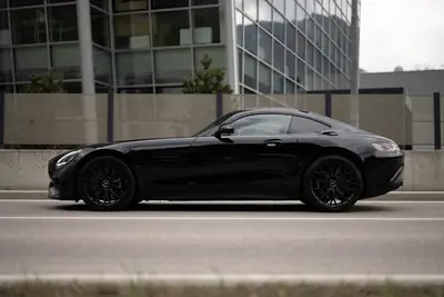 Mercedes-AMG GT Night Edition — Coupé sportif 530 ch, garantie Junge Sterne incluse — Innenraum