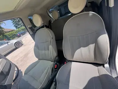 Fiat 500 1.2 Pop Dualogic auto — L'icône urbaine économique et facile à conduire — Innenraum