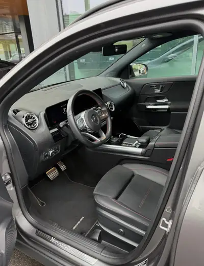 Mercedes-Benz GLA 200 AMG Line 4Matic — SUV compact 4×4, garantie usine 10 ans incluse — Thumbnail 9