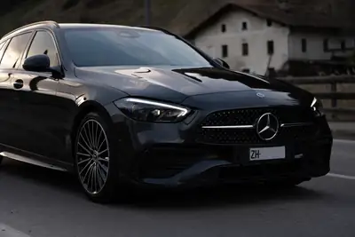 Mercedes-Benz C 220 d T AMG Line — Break diesel hybride, entretien MB récent — vista posteriore