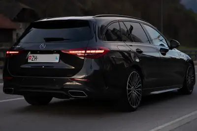 Mercedes-Benz C 220 d T AMG Line — Break diesel hybride, entretien MB récent — fianco