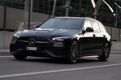 Mercedes-Benz C 220 d T AMG Line — Break diesel hybride, entretien MB récent — vista esterna
