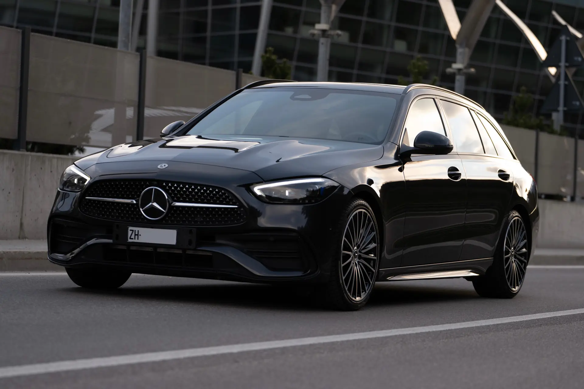 Mercedes-Benz C 220 d T AMG Line — Break diesel hybride, entretien MB récent