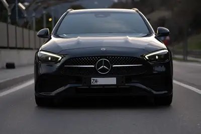 Mercedes-Benz C 220 d T AMG Line — Break diesel hybride, entretien MB récent — cruscotto