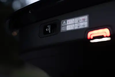 Mercedes-Benz C 220 d T AMG Line — Break diesel hybride, entretien MB récent — Miniatura 9