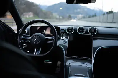 Mercedes-Benz C 220 d T AMG Line — Break diesel hybride, entretien MB récent — Miniatura 11
