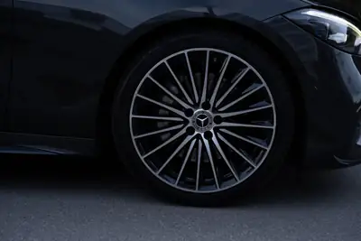 Mercedes-Benz C 220 d T AMG Line — Break diesel hybride, entretien MB récent — Miniatura 18