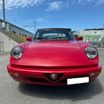 Alfa Romeo Spider 2.0 — Cabriolet légendaire 1990, expertisé et sans accident — tableau de bord