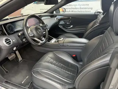 Mercedes-Benz S 400 Coupé 4Matic — Élégance sportive et puissance maîtrisée — vista posteriore