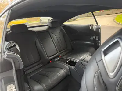 Mercedes-Benz S 400 Coupé 4Matic — Élégance sportive et puissance maîtrisée — cruscotto