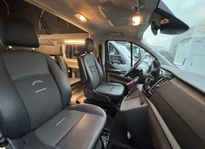 Ford Transit Custom Plus 340 L2H1 — Utilitaire diesel robuste, 10'000 km seulement — rear view