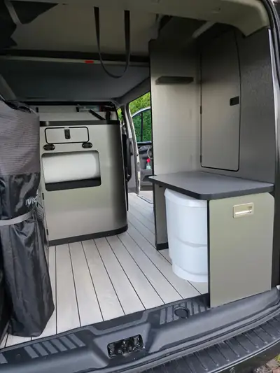 Ford Transit Custom Plus 340 L2H1 — Utilitaire diesel robuste, 10'000 km seulement — detail