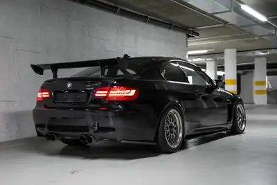 BMW M3 Coupé 2008 — 420 ch, boîte manuelle, sportivité authentique — vista posteriore