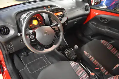 Citroën C1 1.0 VTi Shine — Petite citadine économe, modèle 2021 restylisé, première main — Miniature 13