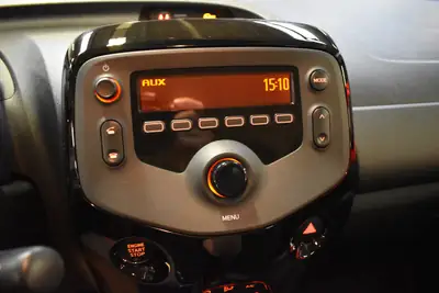 Citroën C1 1.0 VTi Shine — Petite citadine économe, modèle 2021 restylisé, première main — Miniature 19
