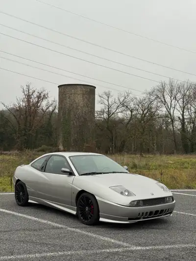 FIAT Coupé 2.0 20V Turbo Ltd. — Icône des années 90, 220 ch et design unique — vista esterna
