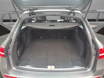 Mercedes-Benz E 63 AMG 4Matic — Break haute performance, 571 ch et technologie premium — Thumbnail 11