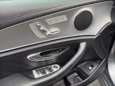 Mercedes-Benz E 63 AMG 4Matic — Break haute performance, 571 ch et technologie premium — Thumbnail 13