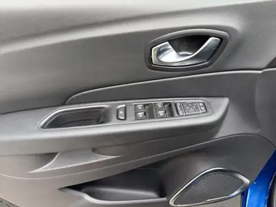 Renault Captur 1.3T 150 ch — SUV urbain automatisé, sans sinistre et entretien à jour — Thumbnail 12