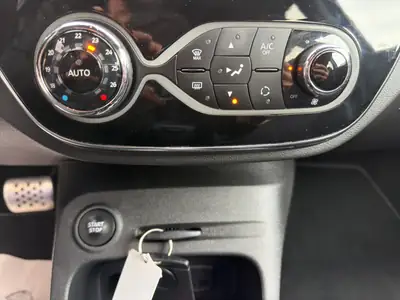 Renault Captur 1.3T 150 ch — SUV urbain automatisé, sans sinistre et entretien à jour — Thumbnail 16