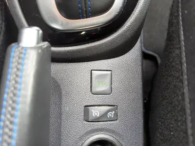 Renault Captur 1.3T 150 ch — SUV urbain automatisé, sans sinistre et entretien à jour — Thumbnail 25