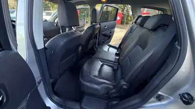 Nissan Qashqai +2 2.0 4WD Tekna — 7 places, 4x4 robuste, sans sinistre — Miniature 8