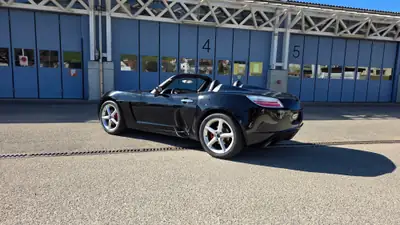 Opel GT 2.0 Turbo — Cabriolet sportif, 264 ch et seulement 65'686 km — Miniatur 12