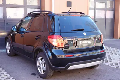 Suzuki SX4 1.6 16V GL Top 4WD — SUV polyvalent, transmission automatique, sans sinistre — Miniature 9