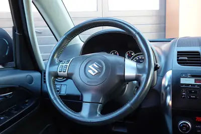 Suzuki SX4 1.6 16V GL Top 4WD — SUV polyvalent, transmission automatique, sans sinistre — Miniature 13