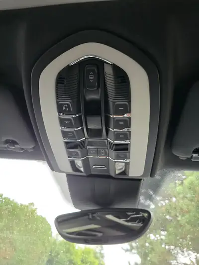 Porsche Cayenne S — SUV haute performance, 420 ch et entretien Porsche certifié — Armaturenbrett