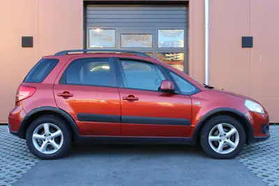 Suzuki SX4 1.6 GL Top — SUV compact automatique, sans accident, services à jour — arrière
