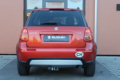 Suzuki SX4 1.6 GL Top — SUV compact automatique, sans accident, services à jour — détail