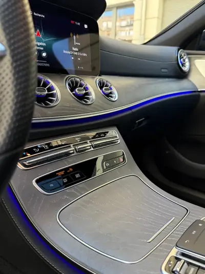 Mercedes-Benz CLS 450 4Matic AMG Line — Berline coupé hybride, 34000 km seulement — Miniature 12