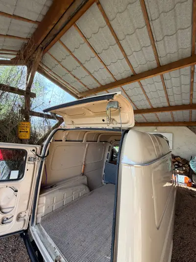 Renault R4 F6 Fourgonnette — L'utilitaire vintage en parfait état, 72'000 km — tableau de bord