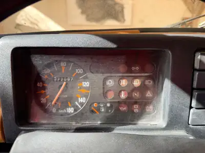 Renault R4 F6 Fourgonnette — L'utilitaire vintage en parfait état, 72'000 km — intérieur