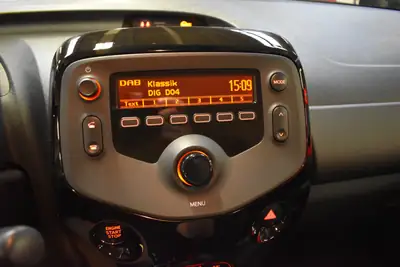 Citroën C1 1.0 VTi Shine — Citycar économique, entretien frais, première main — Miniature 17