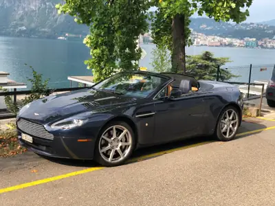 Aston Martin V8 Vantage Cabriolet — Sportivité britannique, 52000 km seulement — côté