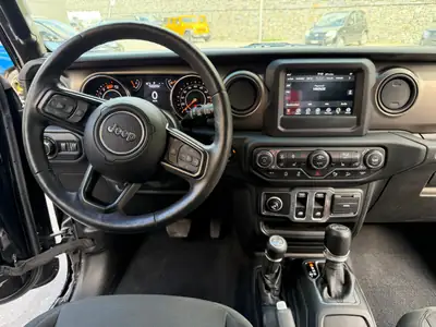 Jeep Wrangler 2.0 Turbo Sport — 3-portes, 272 ch, transmission automatique, véhicule suisse — Innenraum