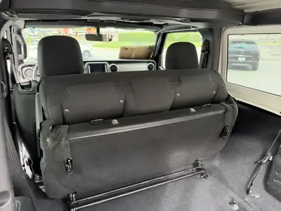 Jeep Wrangler 2.0 Turbo Sport — 3-portes, 272 ch, transmission automatique, véhicule suisse — Miniatur 8