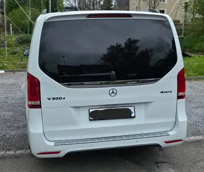 Mercedes-Benz V 300 d — Monospace 7 places premium, 4Matic fiable et spacieux — cruscotto