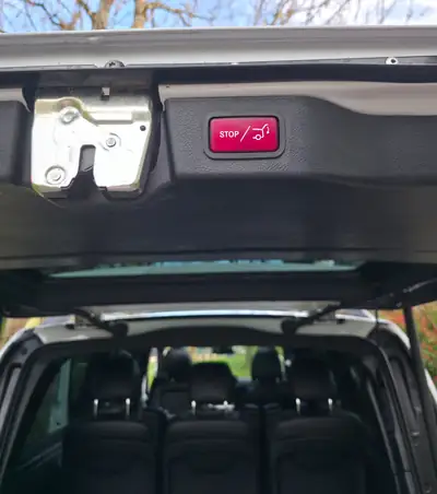 Mercedes-Benz V 300 d — Monospace 7 places premium, 4Matic fiable et spacieux — Miniatura 8
