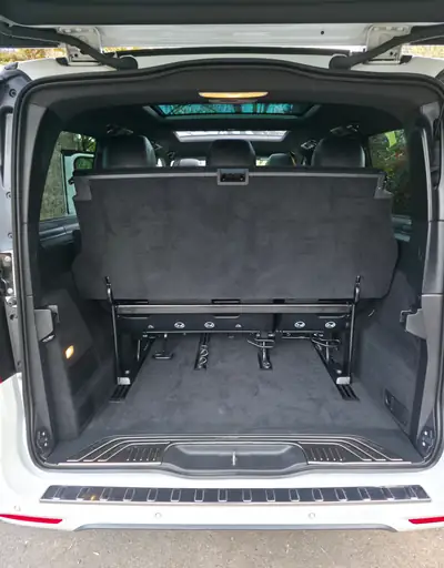 Mercedes-Benz V 300 d — Monospace 7 places premium, 4Matic fiable et spacieux — Miniatura 10
