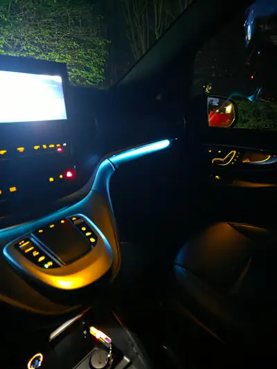 Mercedes-Benz V 300 d — Monospace 7 places premium, 4Matic fiable et spacieux — Miniatura 18