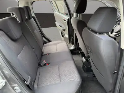 Suzuki Swift 1.2i 16V GL 4x4 — Citadine polyvalente tout-terrain, 193'000 km — Thumbnail 18