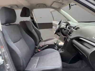 Suzuki Swift 1.2i 16V GL 4x4 — Citadine polyvalente tout-terrain, 193'000 km — Thumbnail 17
