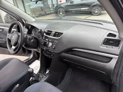 Suzuki Swift 1.2i 16V GL 4x4 — Citadine polyvalente tout-terrain, 193'000 km — Thumbnail 22