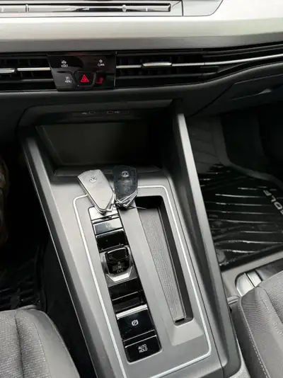 VW Golf 1.0 eTSI mHEV ACTLife — Hybride léger, 99'000 km, première main — Miniature 15