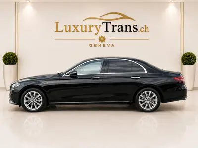Mercedes-Benz E 200 4Matic Avantgarde — Berline premium allemande, 110 000 km, transmission intégrale — vista esterna