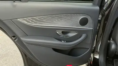 Mercedes-Benz E 200 4Matic Avantgarde — Berline premium allemande, 110 000 km, transmission intégrale — Miniatura 8