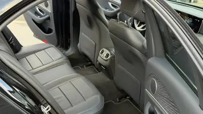 Mercedes-Benz E 200 4Matic Avantgarde — Berline premium allemande, 110 000 km, transmission intégrale — Miniatura 11